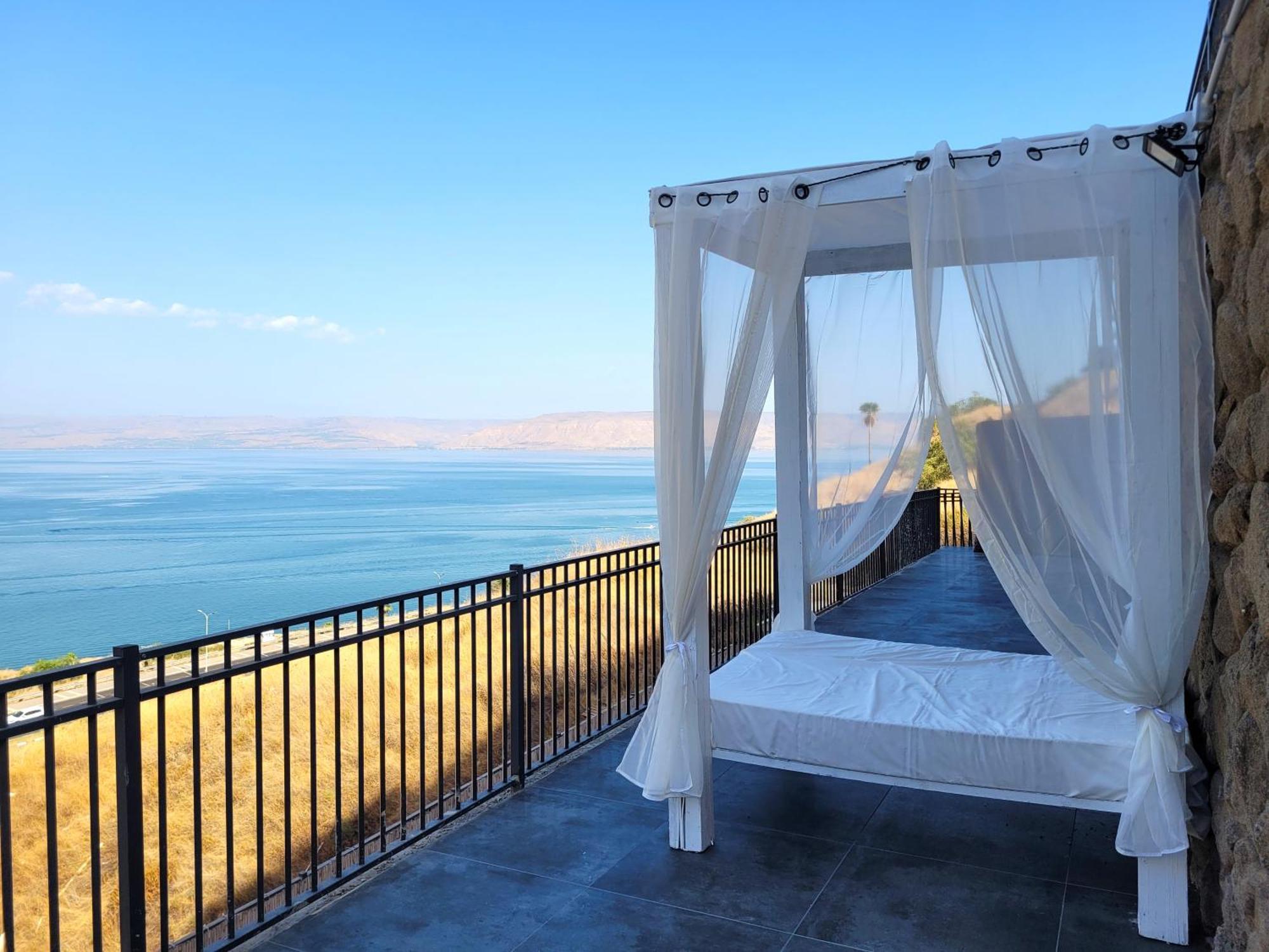 Yalarent Europe Apartments- Luxury Big Apartmens With Lake View Tiberias Bagian luar foto