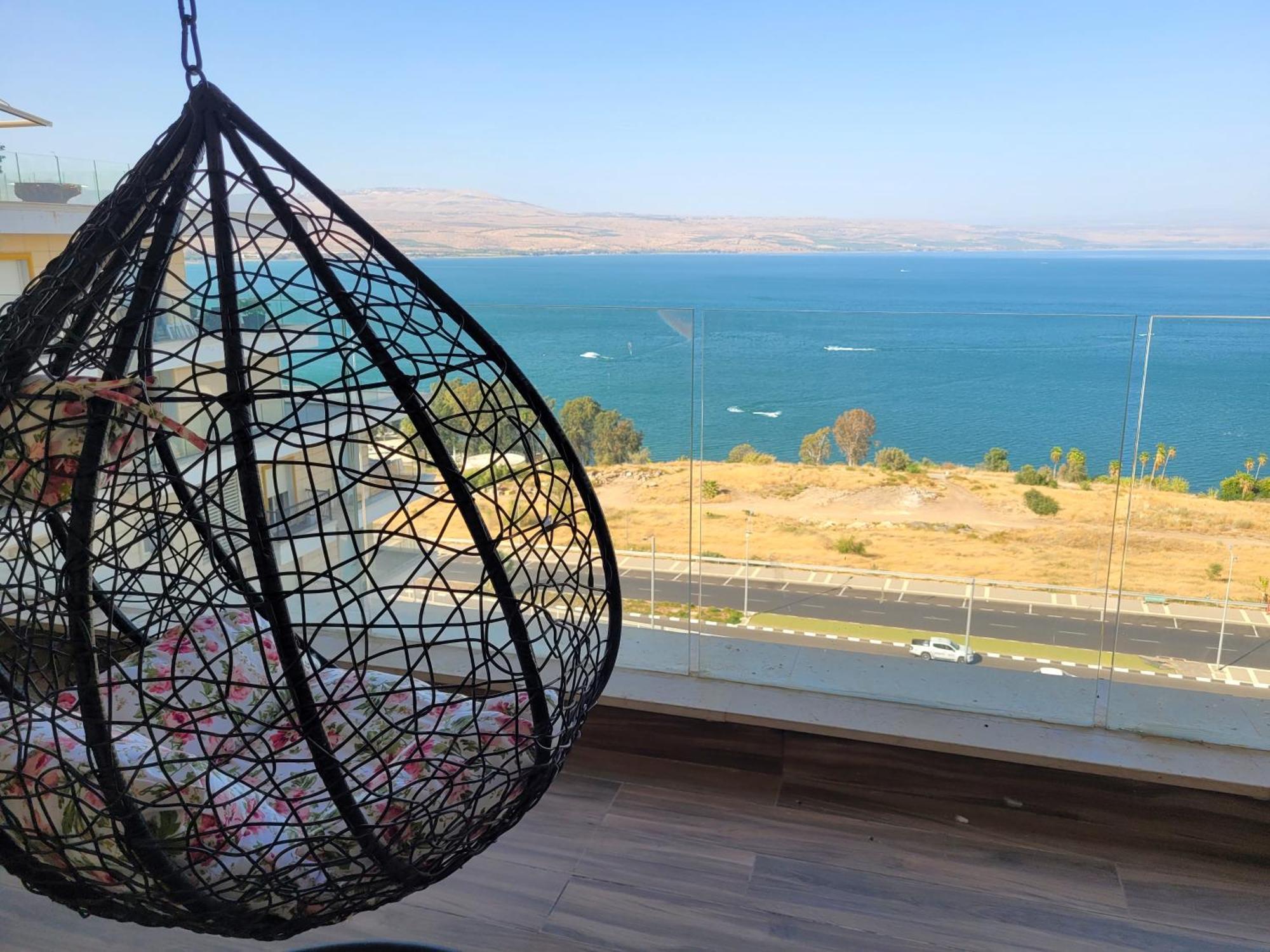 Yalarent Europe Apartments- Luxury Big Apartmens With Lake View Tiberias Bagian luar foto